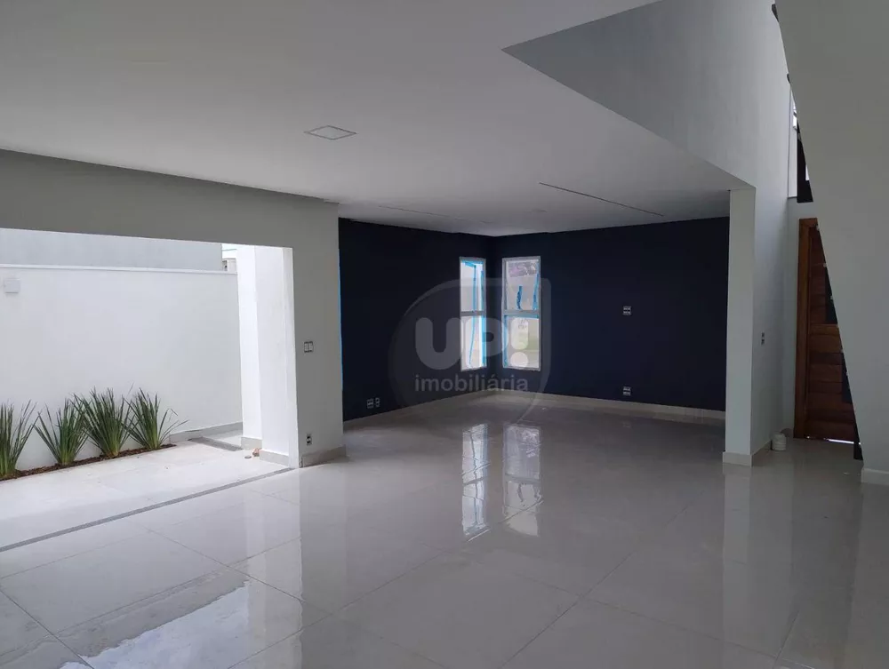 Casa, 3 quartos, 211 m² - Foto 3
