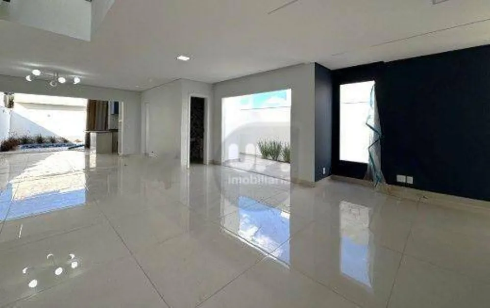 Casa, 3 quartos, 211 m² - Foto 3