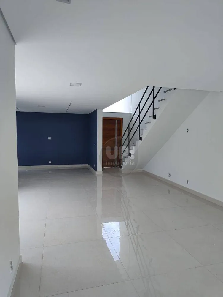 Casa, 3 quartos, 211 m² - Foto 4
