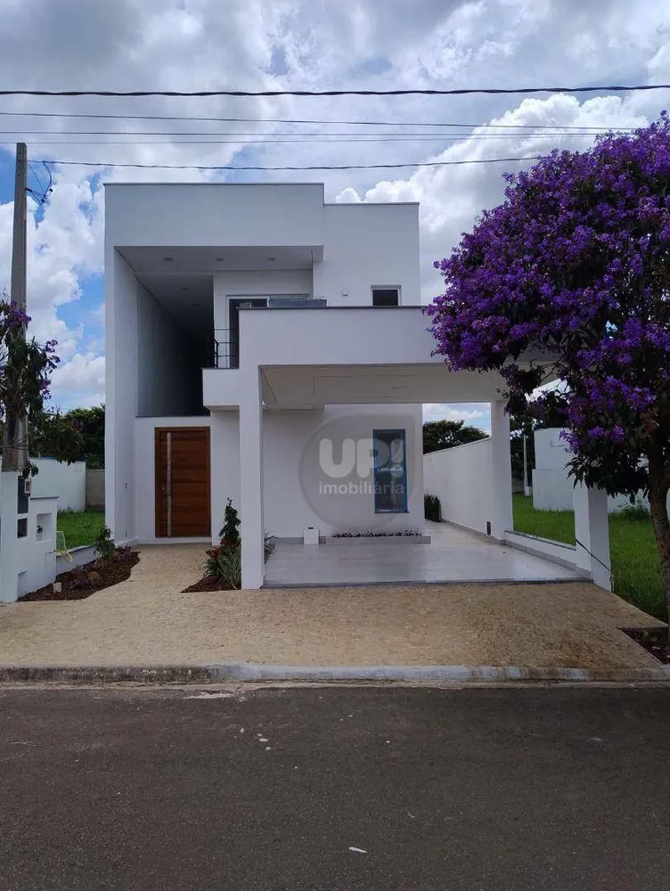 Casa, 3 quartos, 211 m² - Foto 1