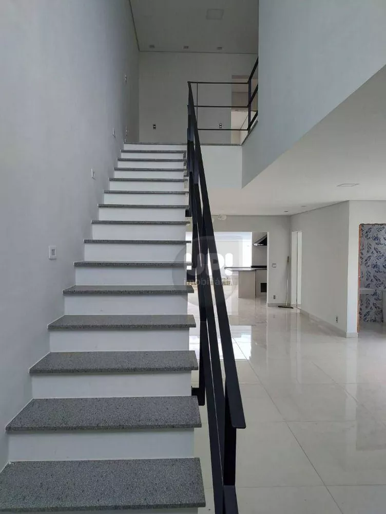 Casa, 3 quartos, 211 m² - Foto 4