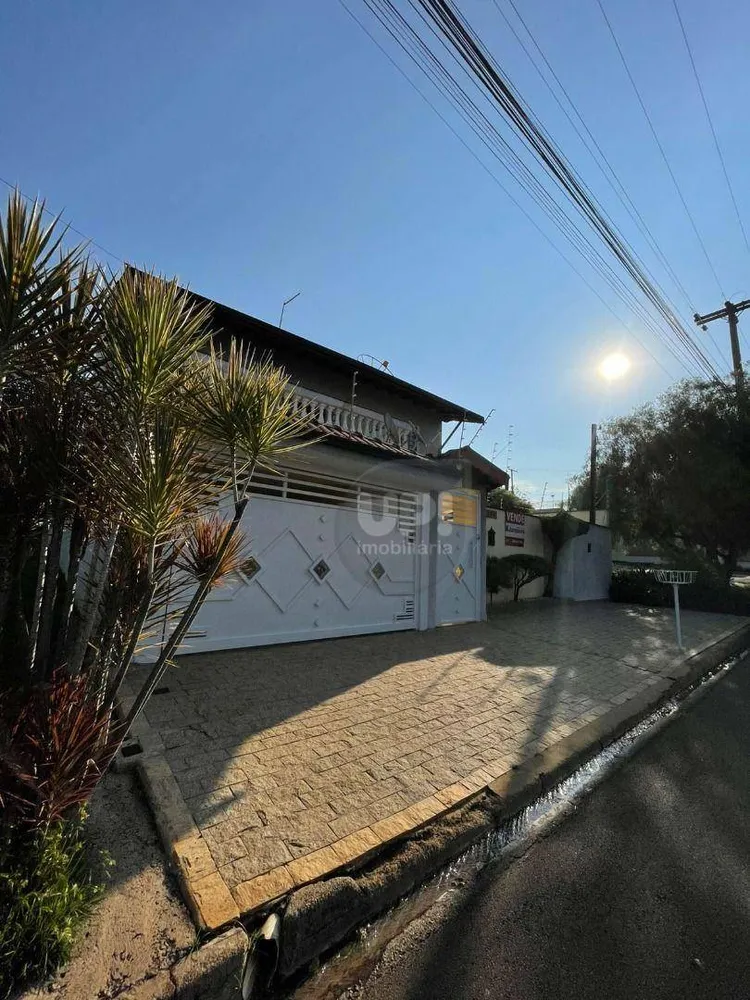 Casa, 3 quartos, 182 m² - Foto 1