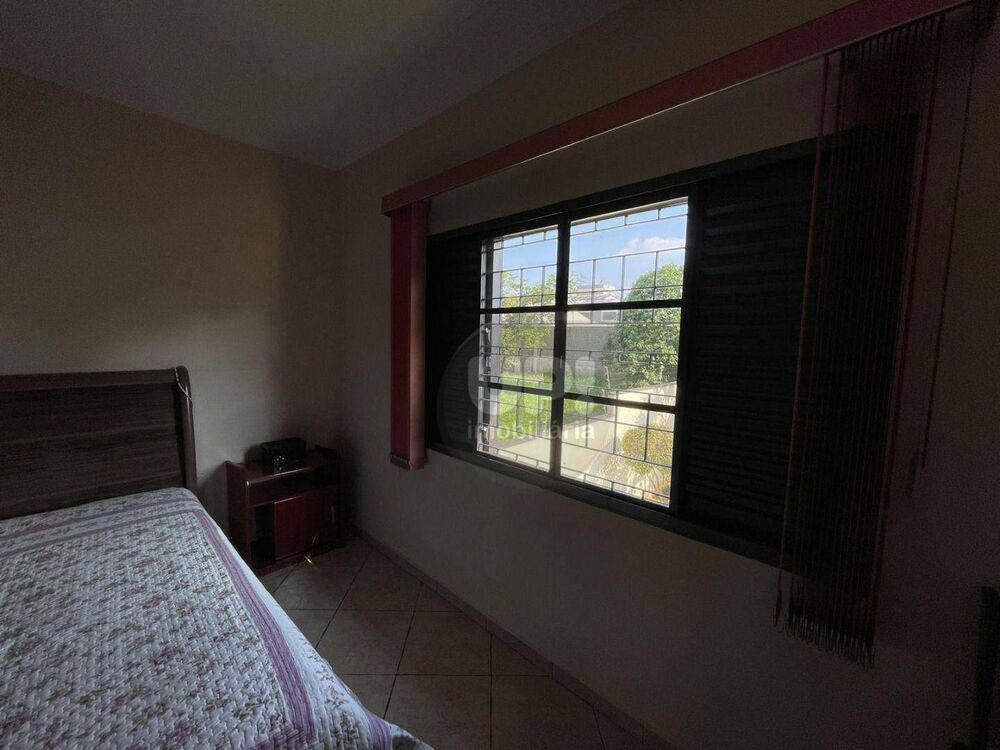 Casa, 3 quartos, 182 m² - Foto 4