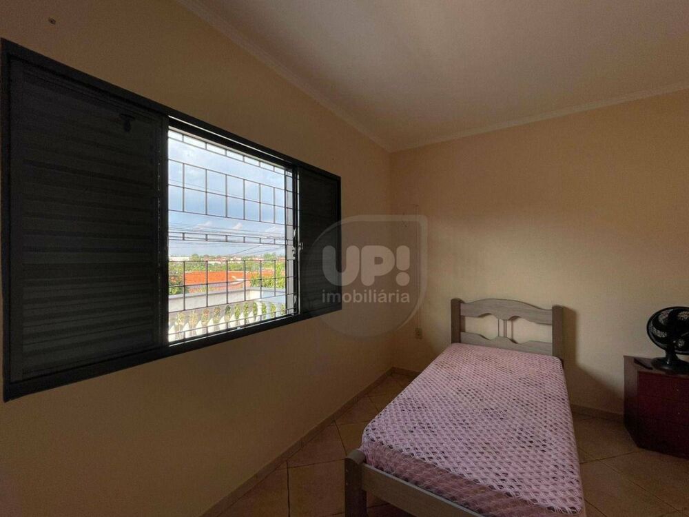 Casa, 3 quartos, 182 m² - Foto 1