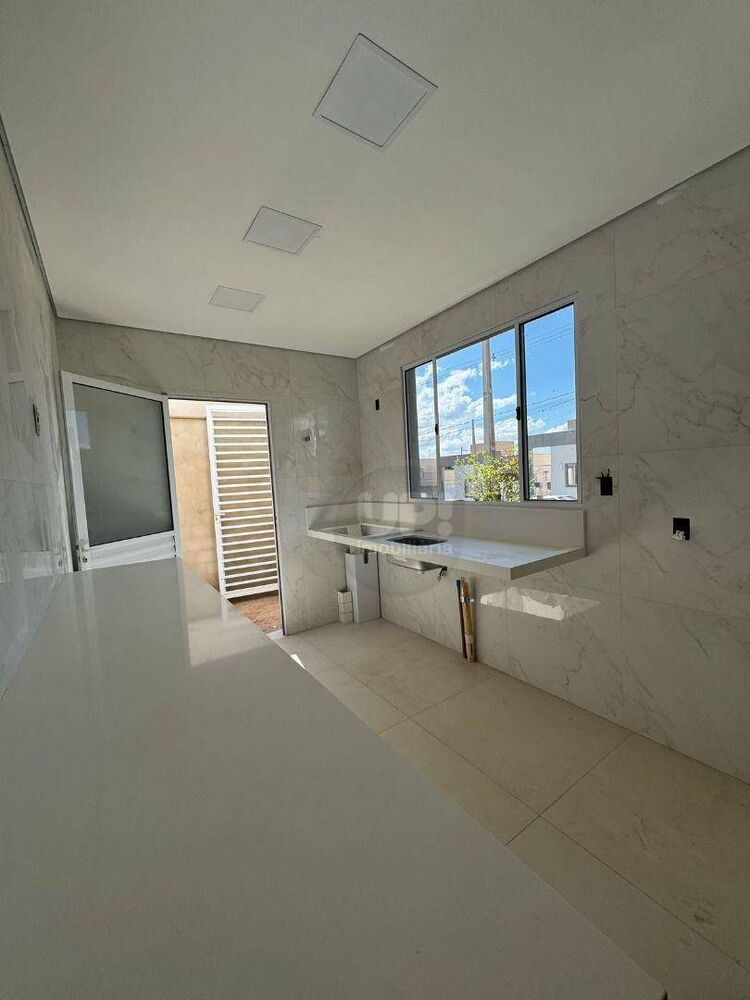 Casa de Condomínio à venda com 2 quartos, 63m² - Foto 2