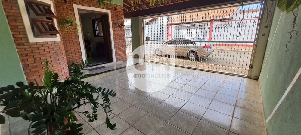 Casa à venda com 3 quartos, 148m² - Foto 1