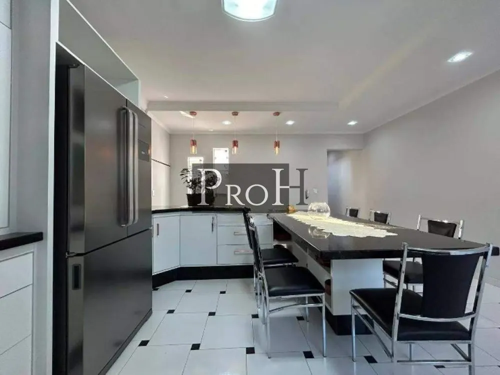 Sobrado, 3 quartos, 358 m² - Foto 1