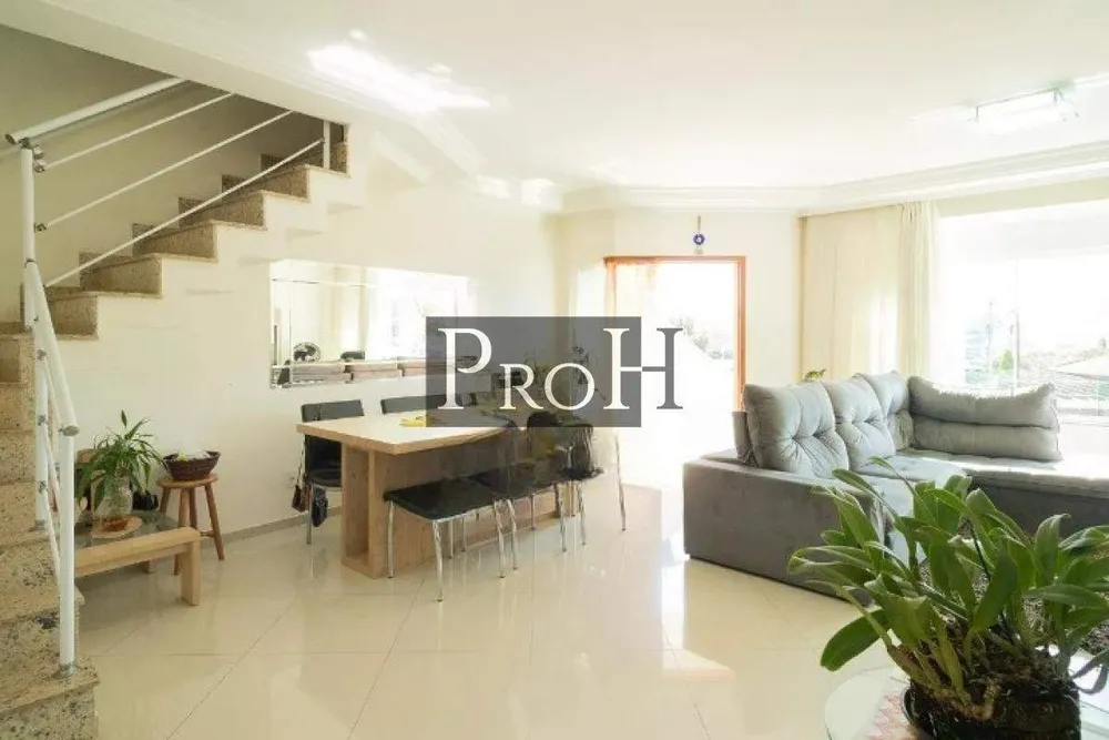 Casa, 3 quartos, 203 m² - Foto 1