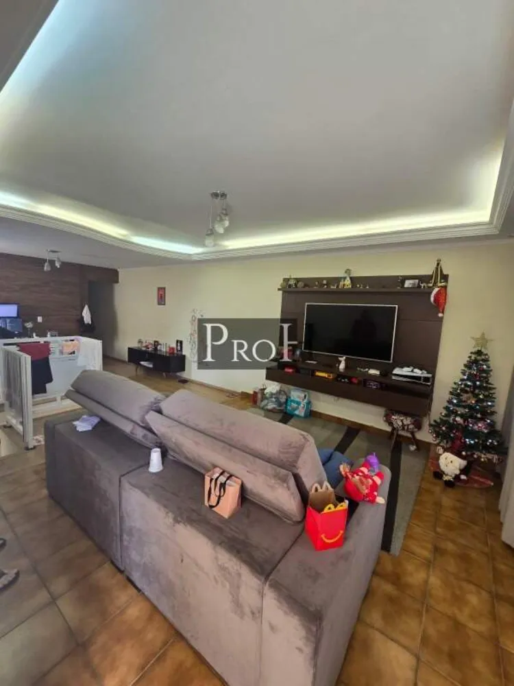 Casa, 3 quartos, 232 m² - Foto 2