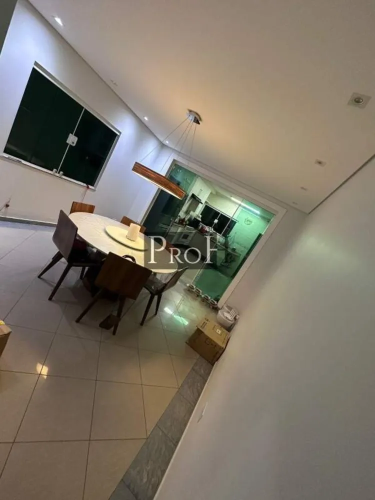 Sobrado, 4 quartos, 216 m² - Foto 2