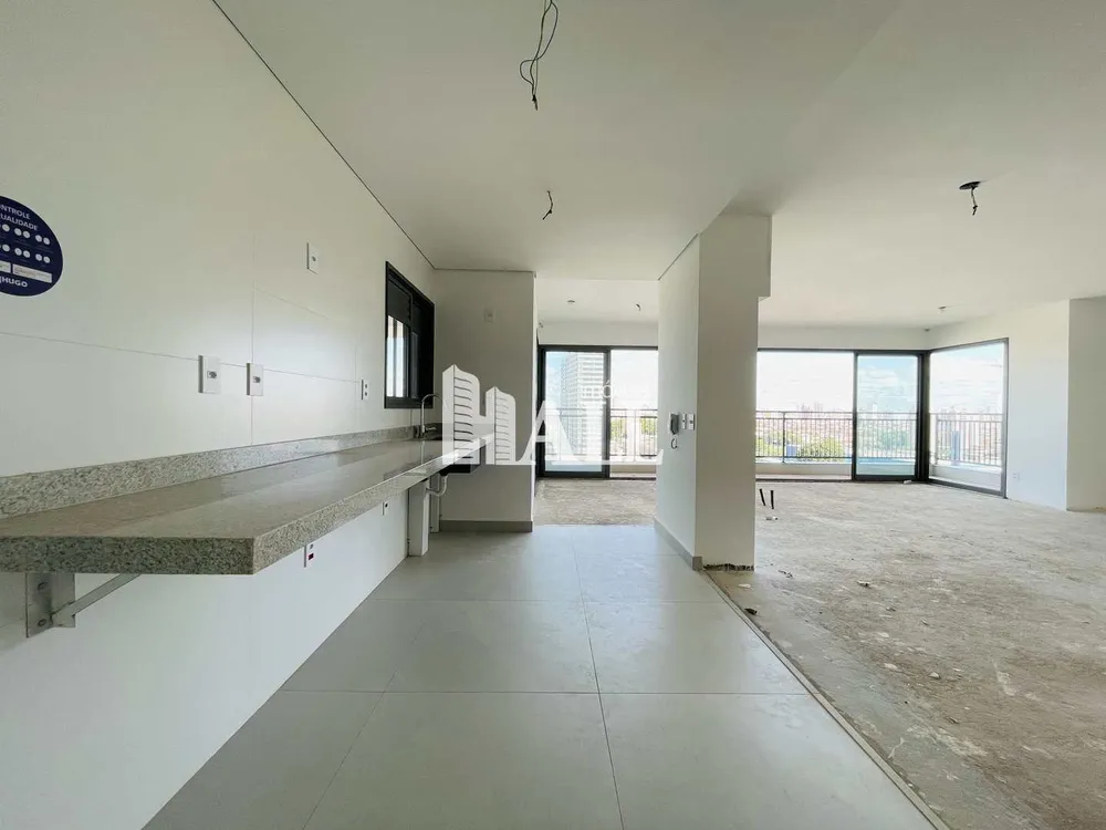 Apartamento, 3 quartos, 197 m² - Foto 1