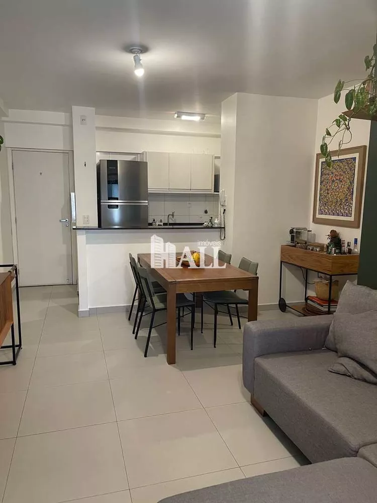 Apartamento à venda com 2 quartos, 68m² - Foto 3