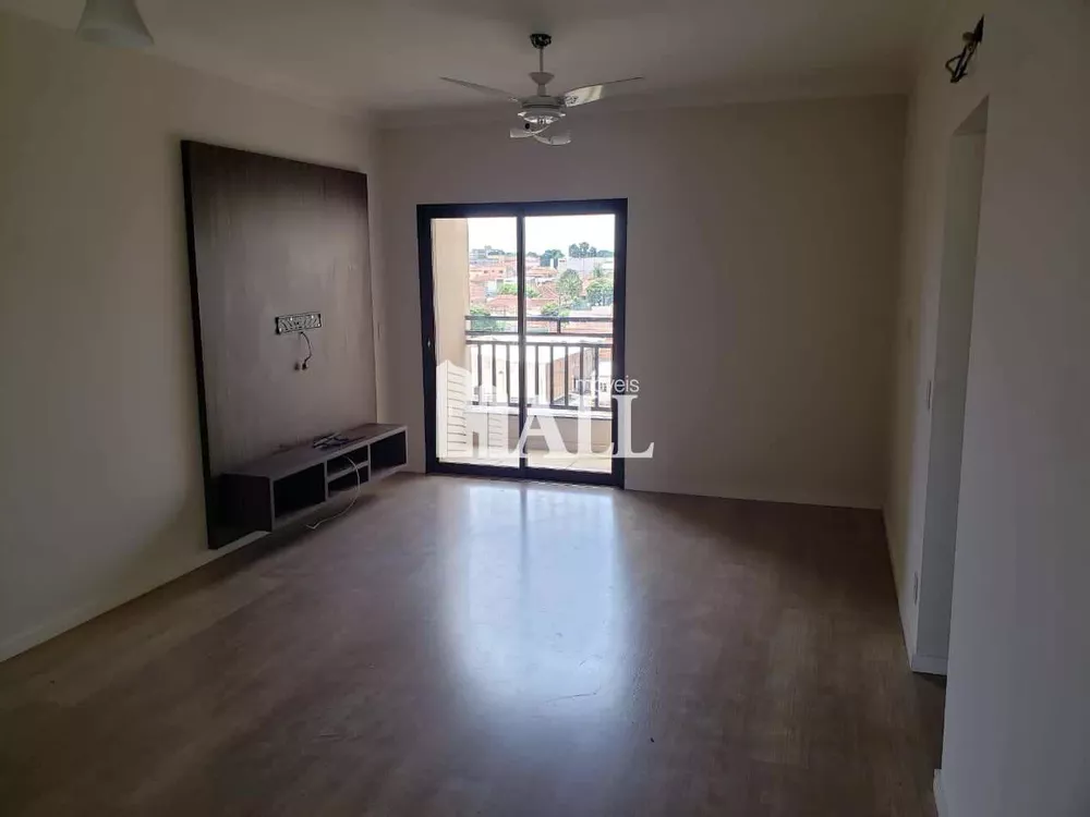 Apartamento à venda com 3 quartos, 80m² - Foto 1