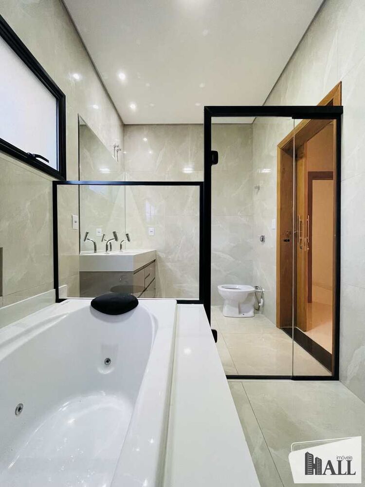 Casa de Condomínio à venda com 3 quartos, 237m² - Foto 4