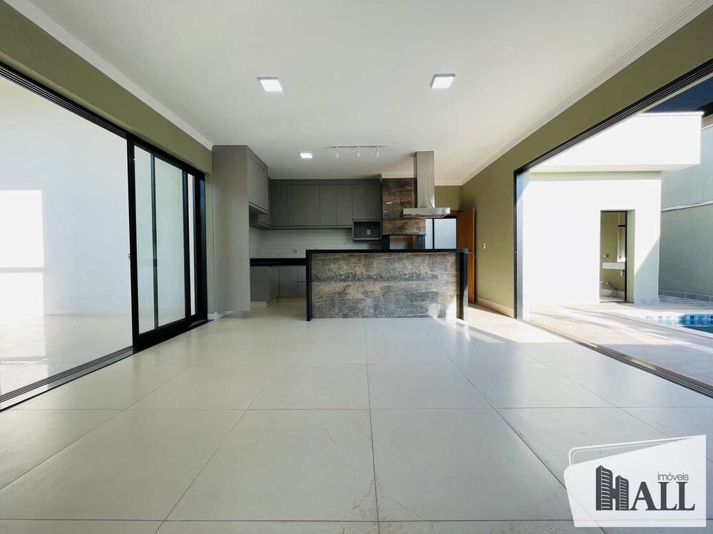 Casa de Condomínio à venda com 3 quartos, 237m² - Foto 1