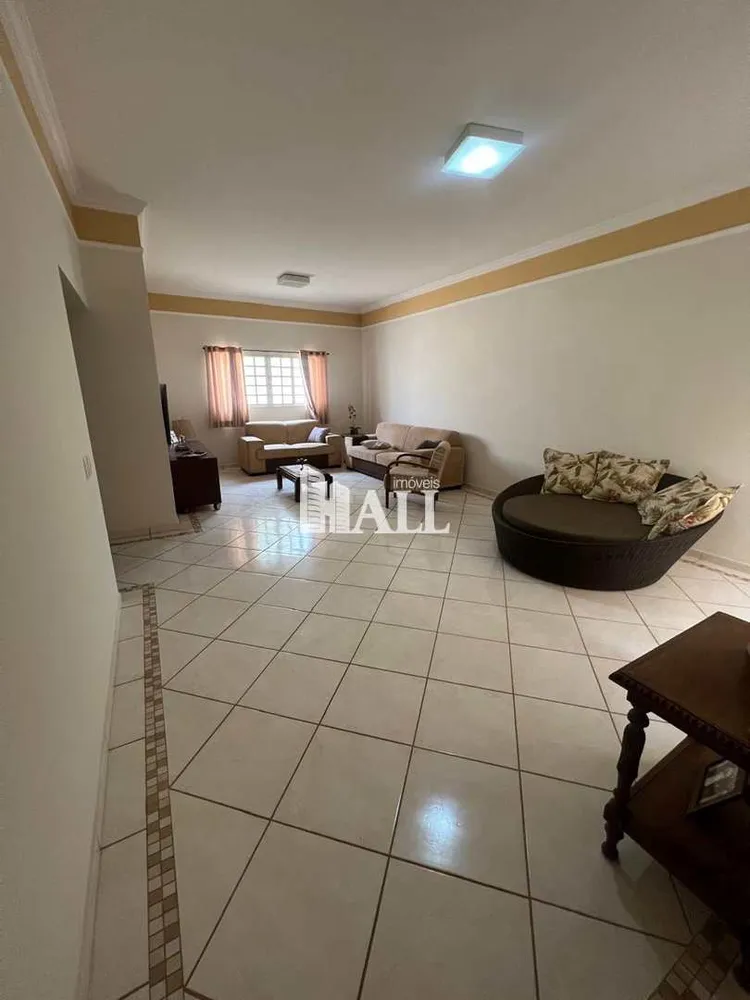 Casa, 3 quartos, 228 m² - Foto 1