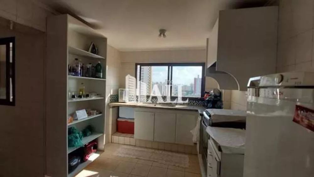 Apartamento à venda com 3 quartos, 134m² - Foto 3