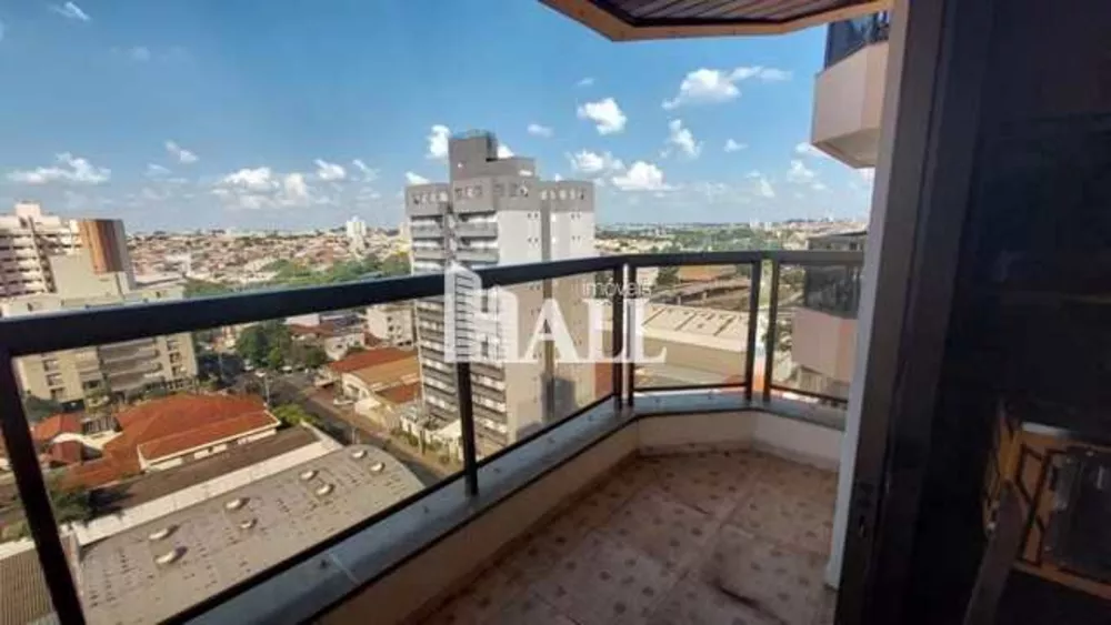 Apartamento à venda com 3 quartos, 134m² - Foto 2