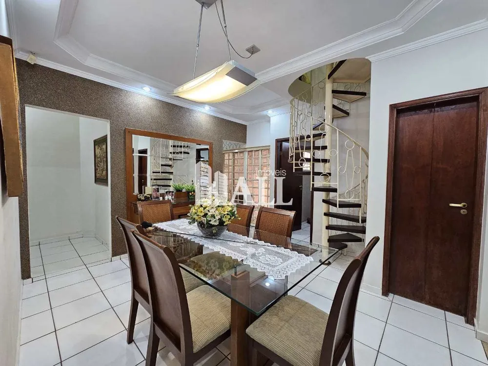 Casa, 4 quartos, 218 m² - Foto 3