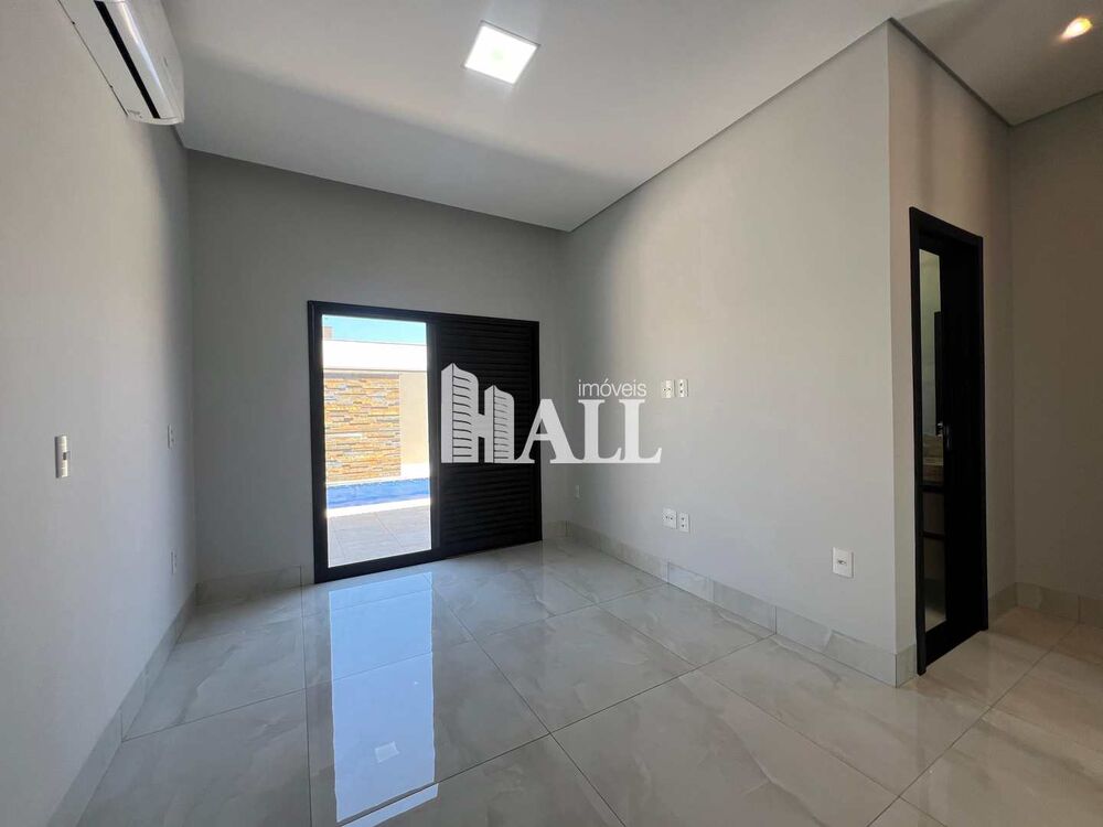 Casa de Condomínio à venda com 3 quartos, 230m² - Foto 3