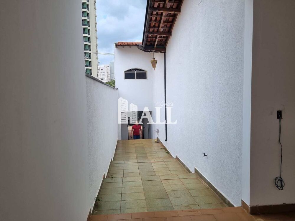 Sobrado, 4 quartos, 403 m² - Foto 1