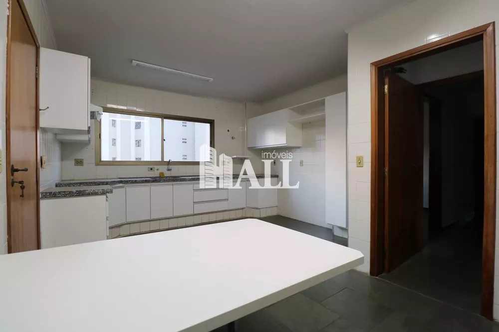 Apartamento à venda com 4 quartos, 234m² - Foto 7