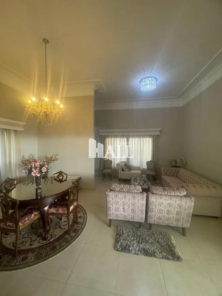 Casa, 4 quartos, 256 m² - Foto 1