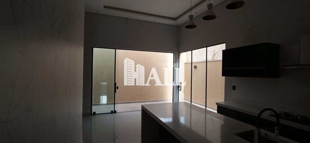 Casa à venda com 3 quartos, 126m² - Foto 2