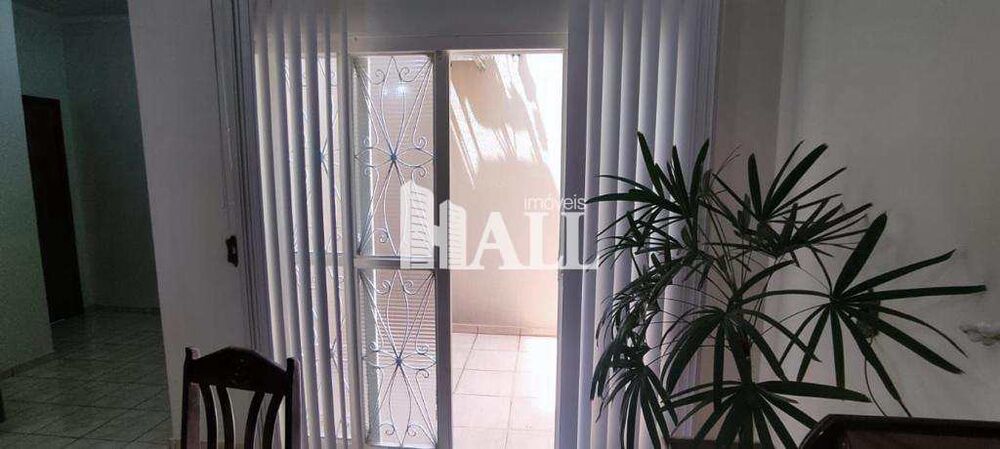 Casa à venda com 3 quartos, 227m² - Foto 4