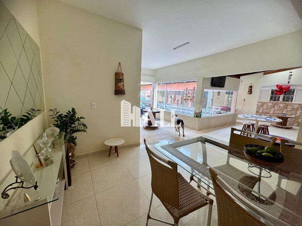 Casa, 3 quartos, 210 m² - Foto 2