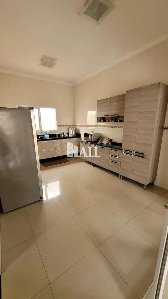 Casa, 3 quartos, 244 m² - Foto 2