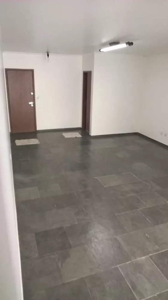 Apartamento à venda com 3 quartos, 123m² - Foto 2