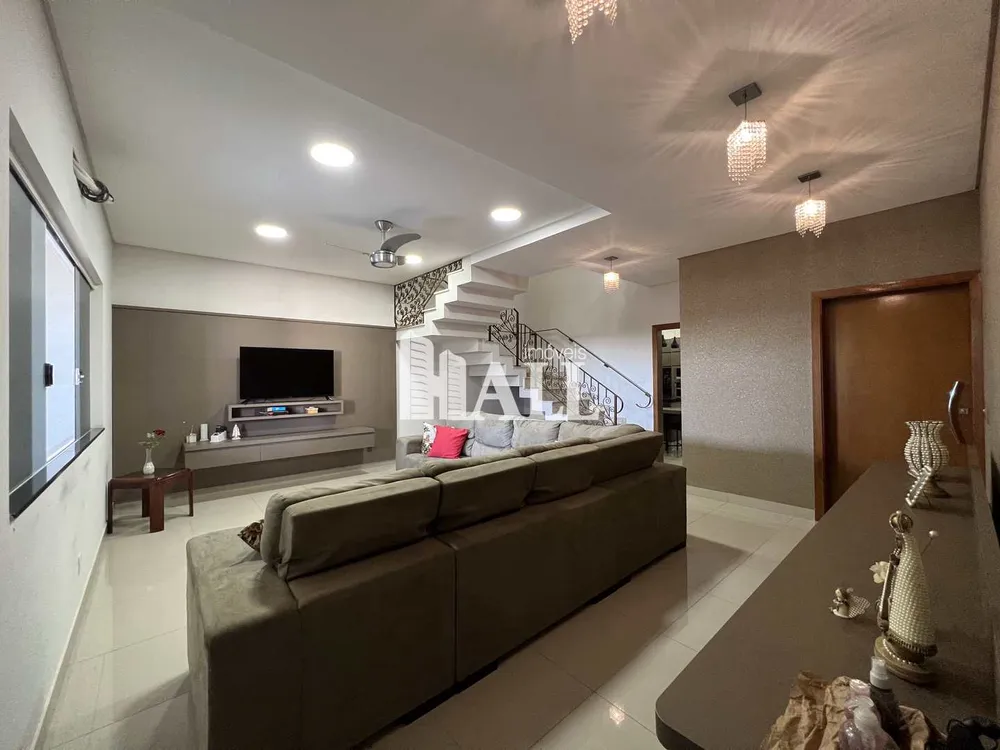 Casa, 4 quartos, 170 m² - Foto 1
