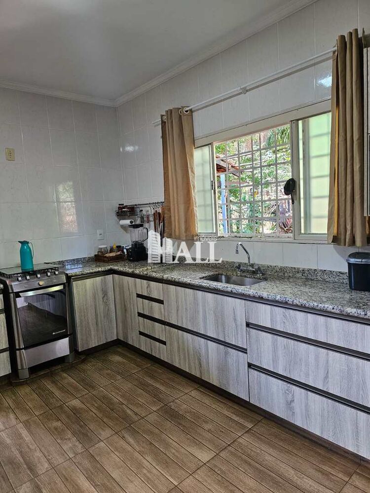 Chácara à venda com 3 quartos, 234m² - Foto 1