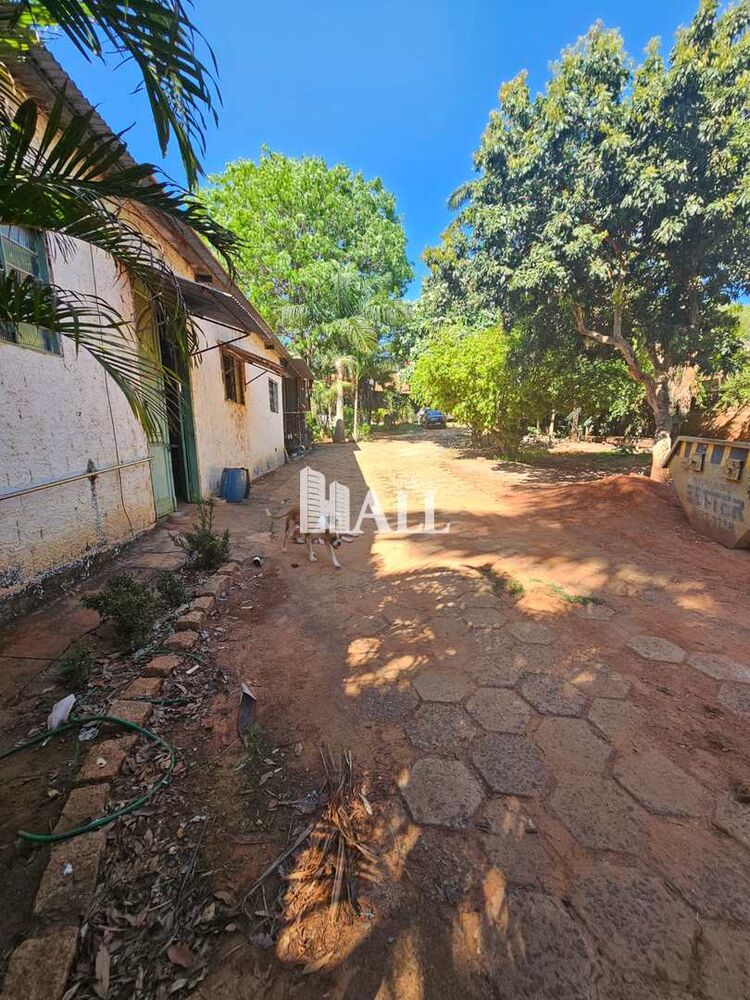 Chácara à venda com 3 quartos, 234m² - Foto 4