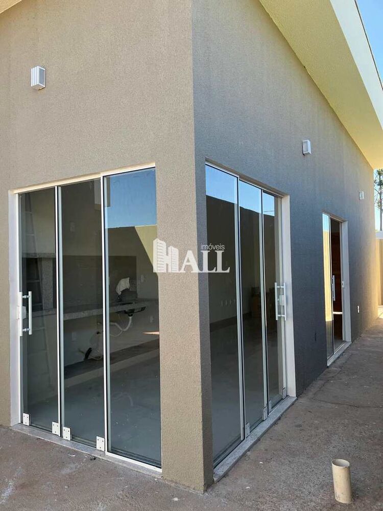 Casa à venda com 2 quartos, 68m² - Foto 1