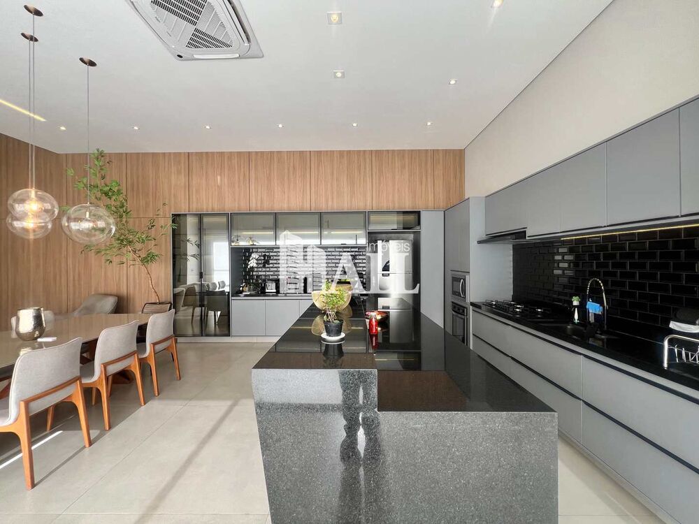 Casa de Condomínio à venda com 3 quartos, 267m² - Foto 1