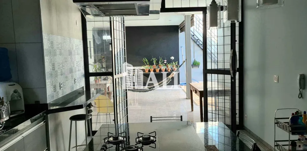 Casa, 3 quartos, 230 m² - Foto 1