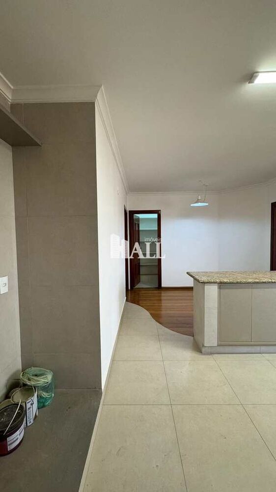Apartamento à venda com 3 quartos, 230m² - Foto 1