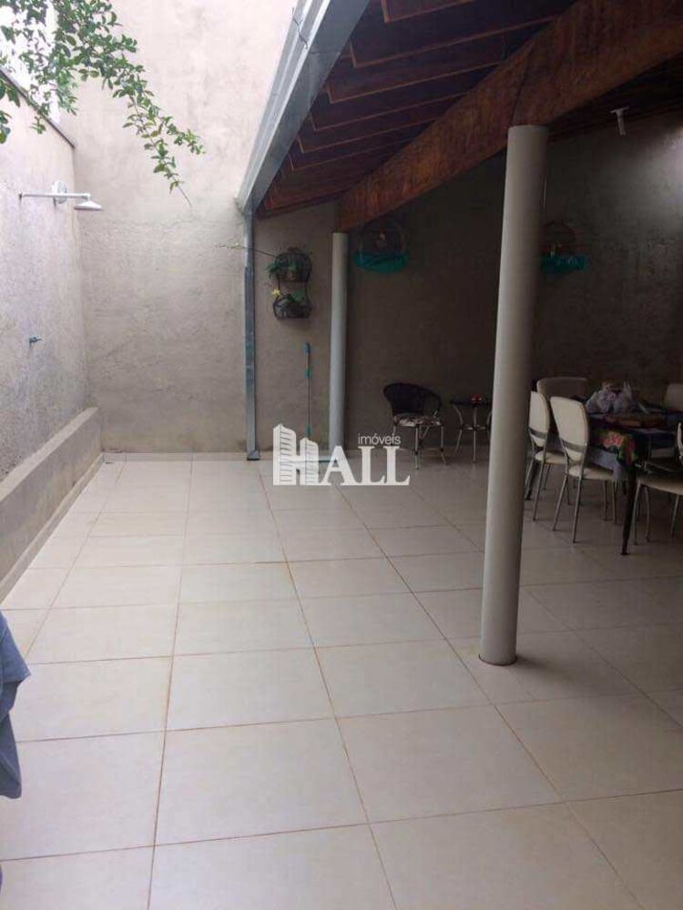 Casa à venda com 2 quartos, 190m² - Foto 4