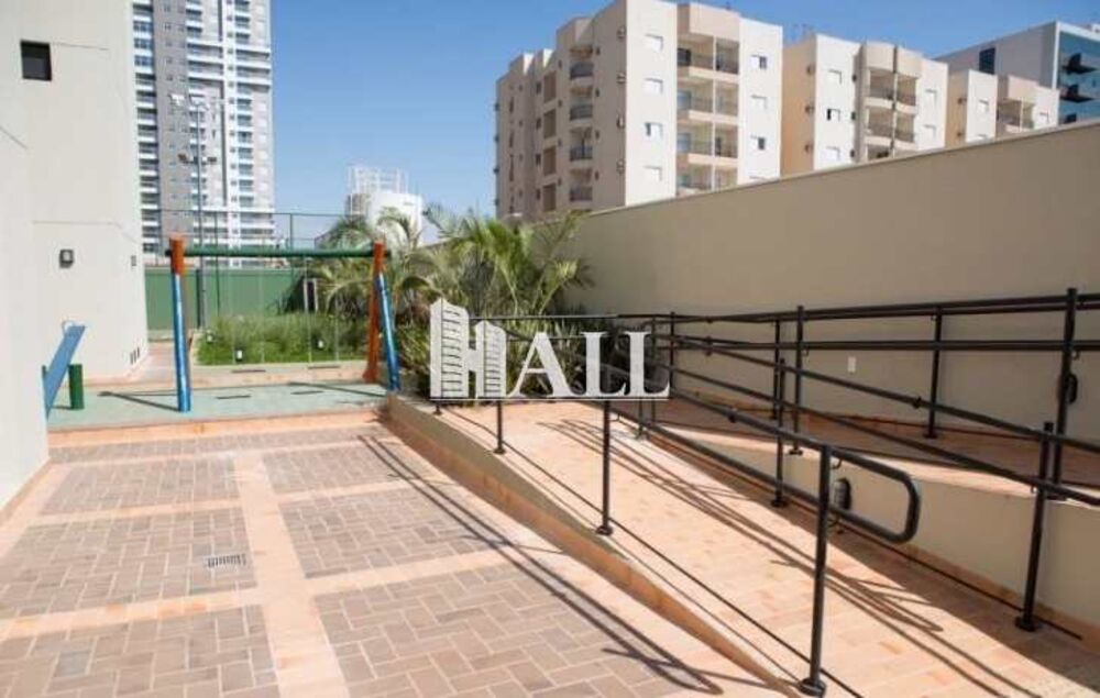 Apartamento à venda com 2 quartos, 142m² - Foto 3