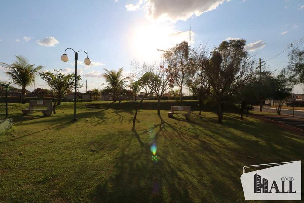 Casa de Condomínio à venda com 4 quartos, 219m² - Foto 2