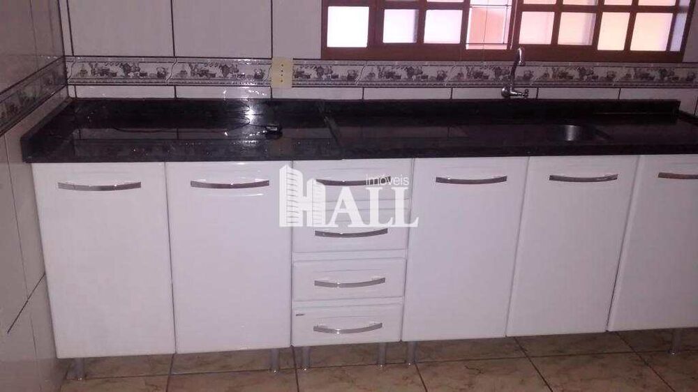 Casa à venda com 2 quartos, 90m² - Foto 2