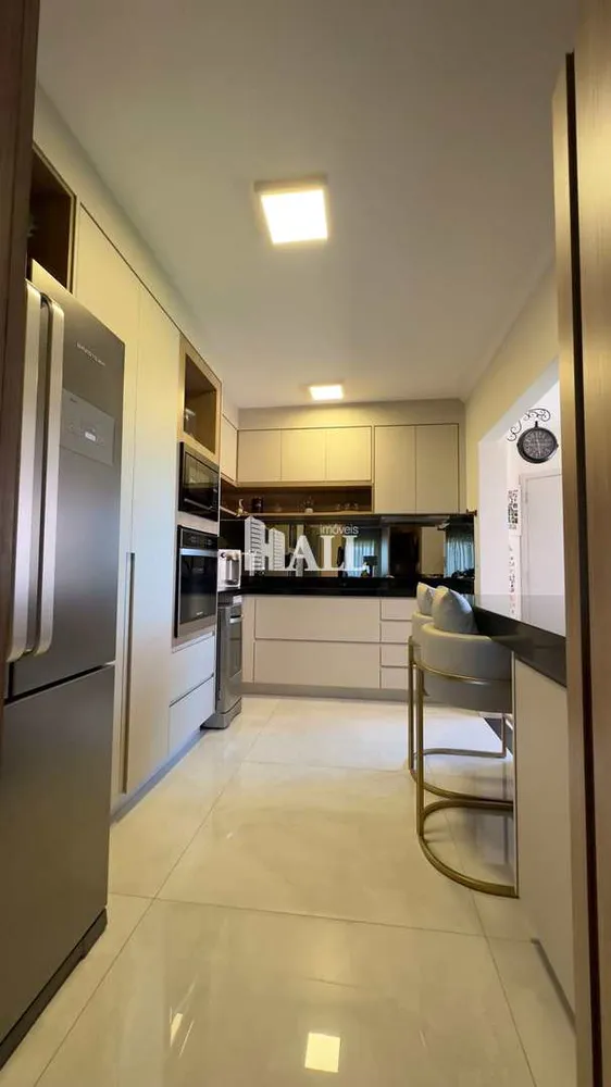 Apartamento, 3 quartos, 134 m² - Foto 1