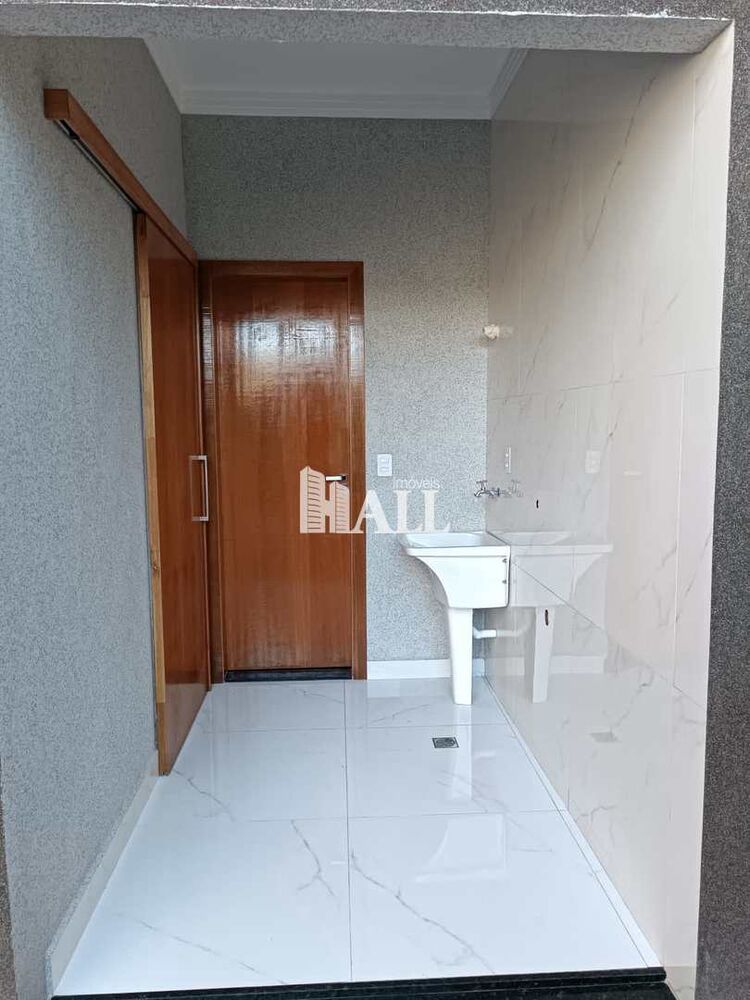 Casa à venda com 3 quartos, 137m² - Foto 2