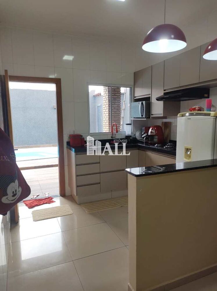 Casa à venda com 2 quartos, 120m² - Foto 2