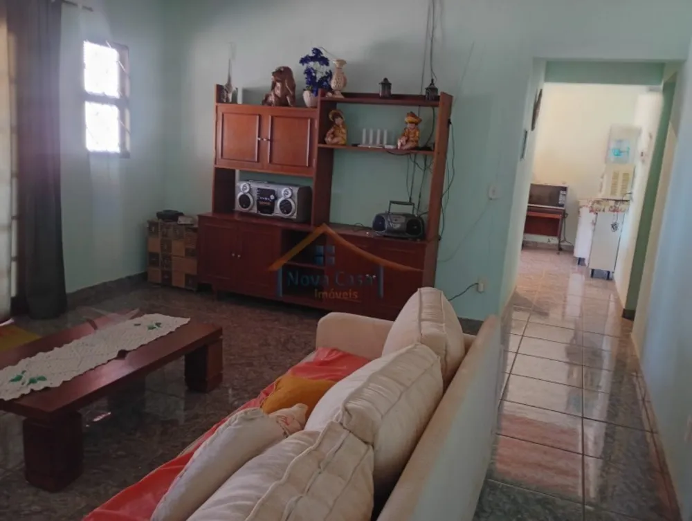 Chácara, 4 quartos, 2080 m² - Foto 1