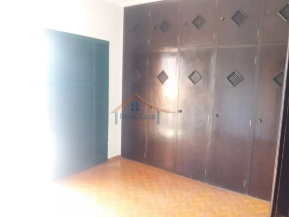 Sobrado à venda com 4 quartos, 225m² - Foto 1