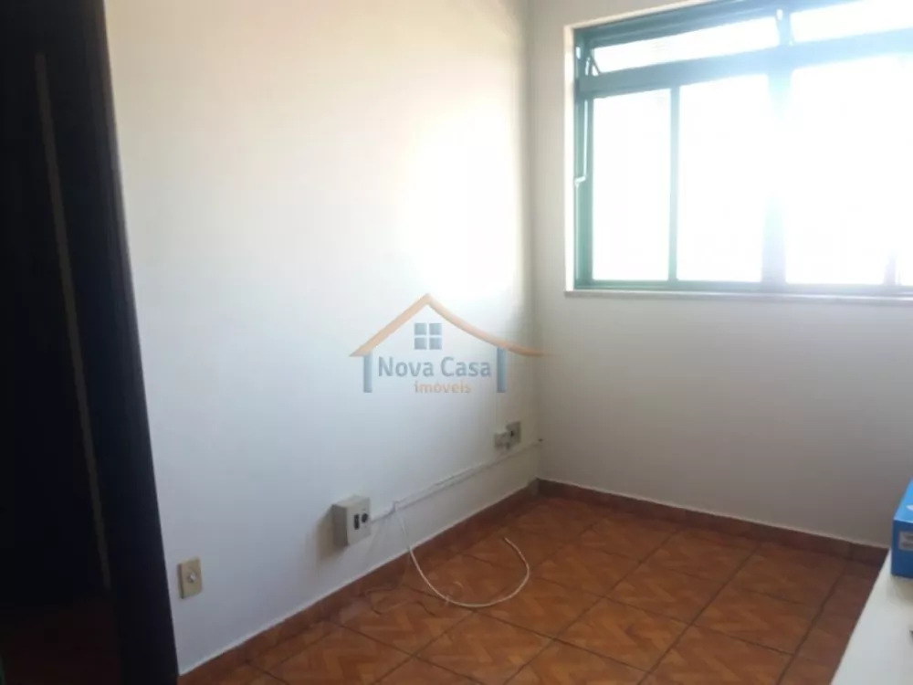 Sobrado à venda com 4 quartos, 225m² - Foto 4