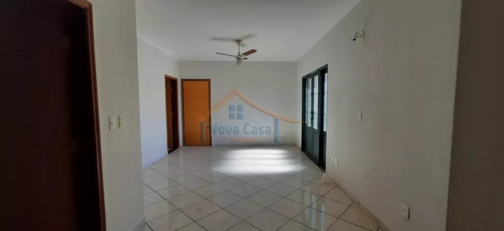 Apartamento à venda com 2 quartos, 70m² - Foto 3